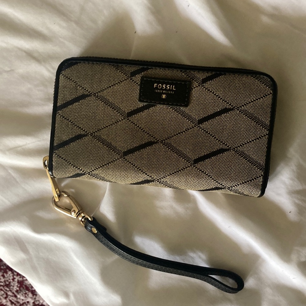 Fossil Wrist Strap Wallet